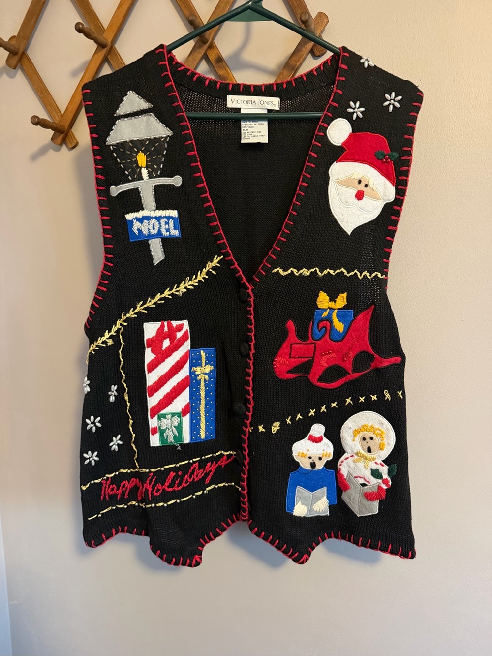 Victoria Jones Vintage Christmas Sweater Vest Santa Carolers Black M